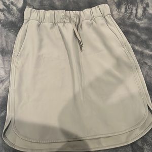 Lululemon on the fly skirt